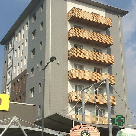 Condominio La Torre 1 Galliate Экстерьер фото